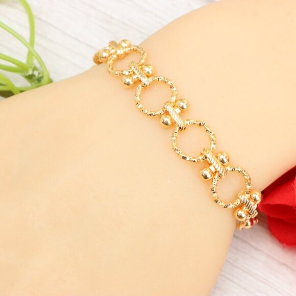 "Trendy Handmade Bracelet – A Thoughtful Gift for Girls & Women | UNVRC1614 - Picture 5 of 10